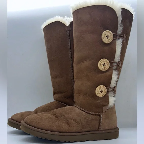 UGG AUSTRALIA Premium 3-Button Boot in Chestnut Size 9 - Picture 7 of 16